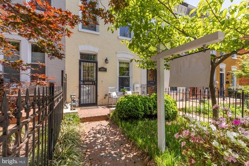 909 8th St Ne, WASHINGTON, DC, 20002-3618 | Card Image