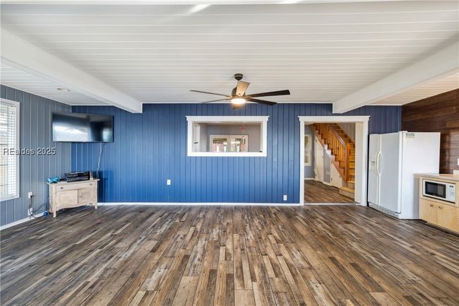 FIRST LEVEL GUEST STUDIO | Image 18