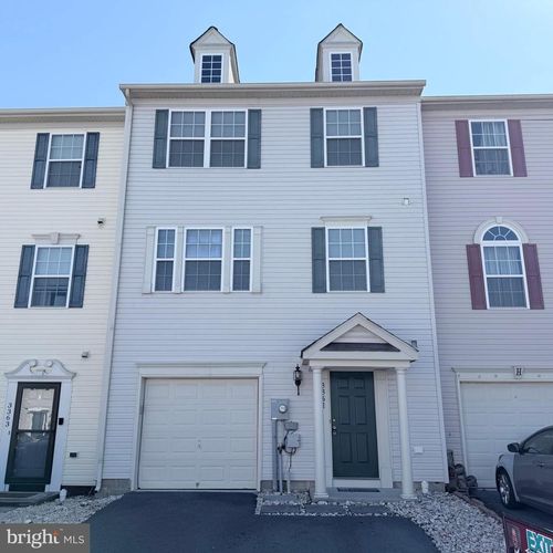 3361 Landmark Ct, CHAMBERSBURG, PA, 17201-7935 | Card Image