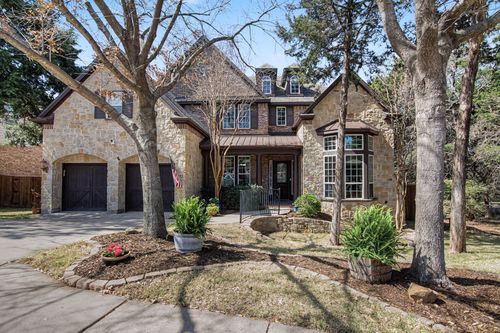 953 Spring Creek Dr, Grapevine, TX, 76051-8270 | Card Image