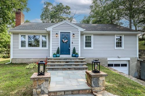 17 Leffert Rd, Trumbull, CT, 06611-4949 | Card Image