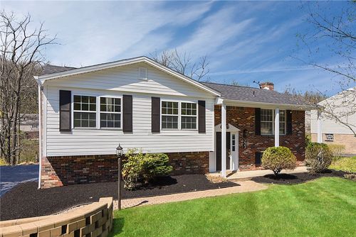 223 Ligonier Ln, New Kensington, PA, 15068-9361 | Card Image