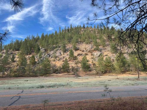 13604 N Riverbluff Ln, Spokane, WA, 99208-9250 | Card Image