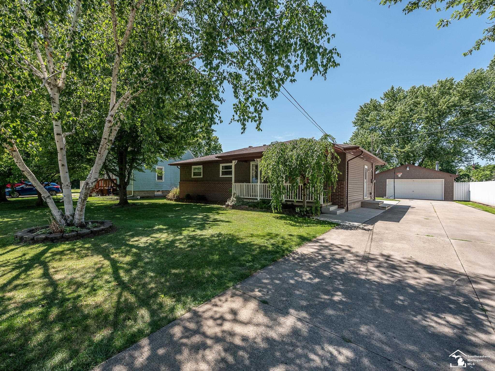 Hull Rd, Monroe, MI 48161