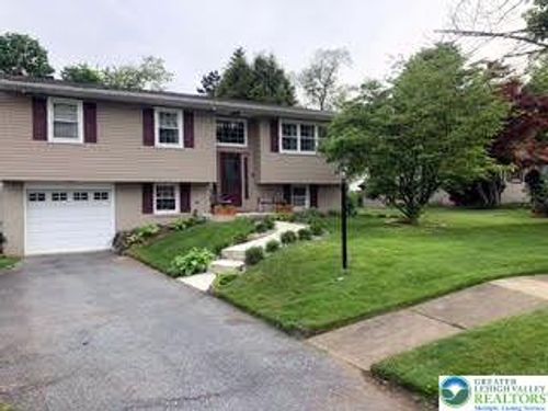 2820 Green Acres Dr, ALLENTOWN, PA, 18103-4654 | Card Image
