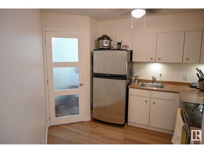 206 - 10149 Saskatchewan Dr Nw, Condo with 2 bedrooms, 2 bathrooms and 1 parking in Edmonton AB | Image 5