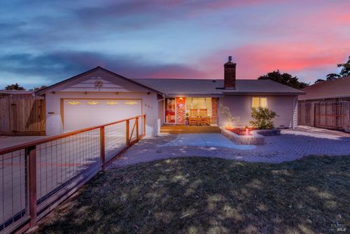 221 S 8th Street, Dixon, CA, 95620 | Card Image
