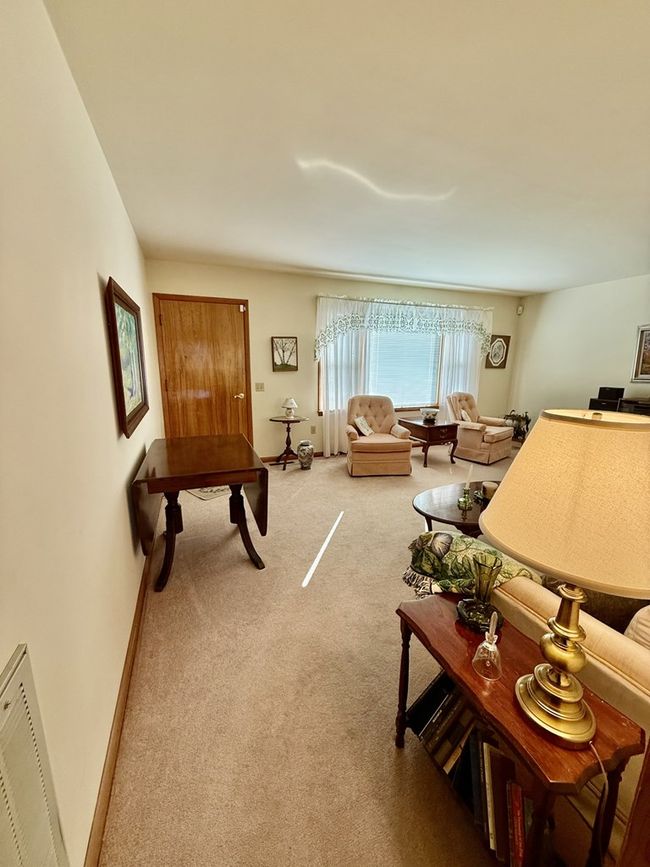 186 Summit Dr, Home with 3 bedrooms, 2 bathrooms and null parking in Peterstown WV | Image 36