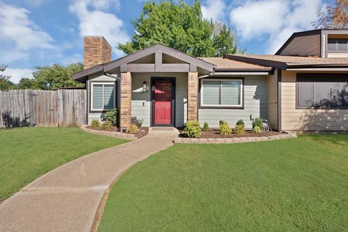 5919 Baroncrest Dr, Arlington, TX, 76017-6313 | Card Image