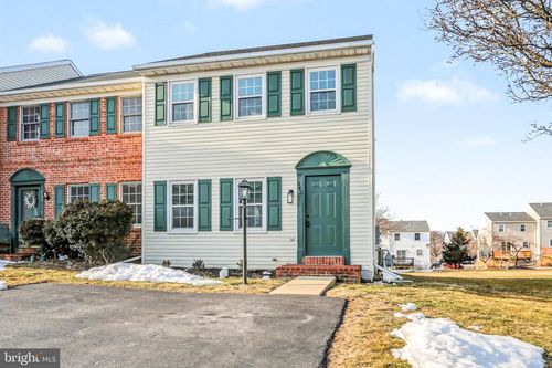 245 Robin Hill Cir, YORK, PA, 17404-8349 | Card Image