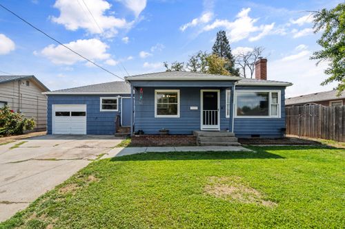 1217 Murray Ave, Medford, OR, 97501-3204 | Card Image