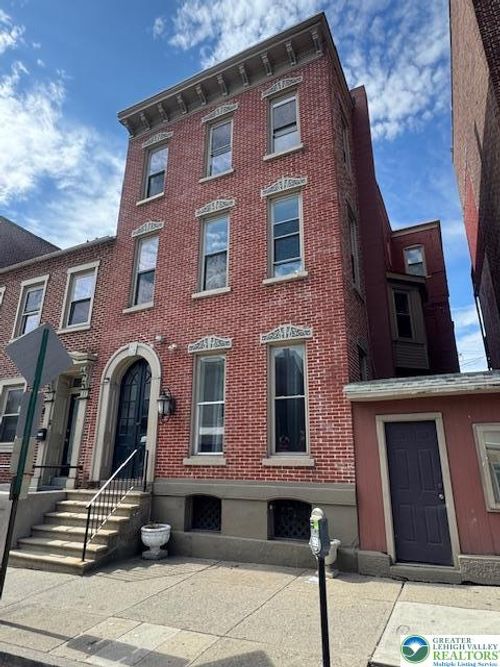 3-218 N 6th St, Allentown, PA, 18102-4954 | Card Image