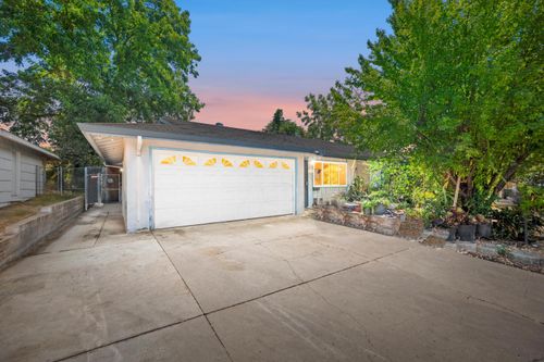 7312 Hutchins Way, North Highlands, CA, 95660-3438 | Card Image