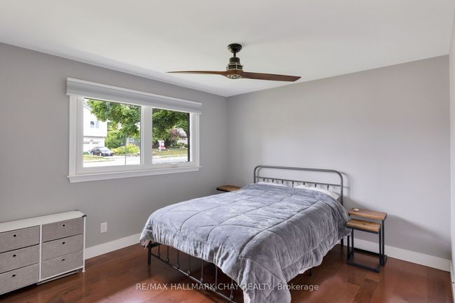 39 Eugenia St, House other with 5 bedrooms, 2 bathrooms and 4 parking in Barrie ON | Image 27