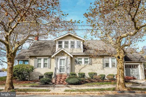 22 Delaware Ave, PENNS GROVE, NJ, 08069-1304 | Card Image