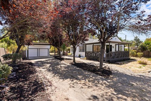 126 W Robles Ave, Santa Rosa, CA, 95407-8116 | Card Image