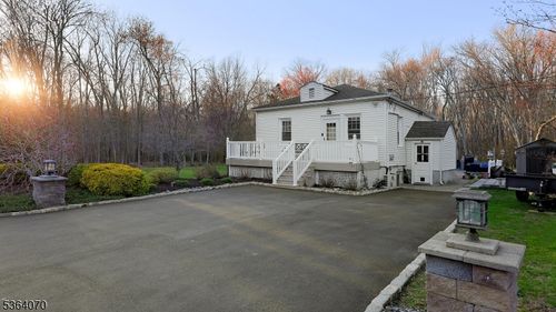 131 Charles Rd, Warren, NJ, 07059-5248 | Card Image