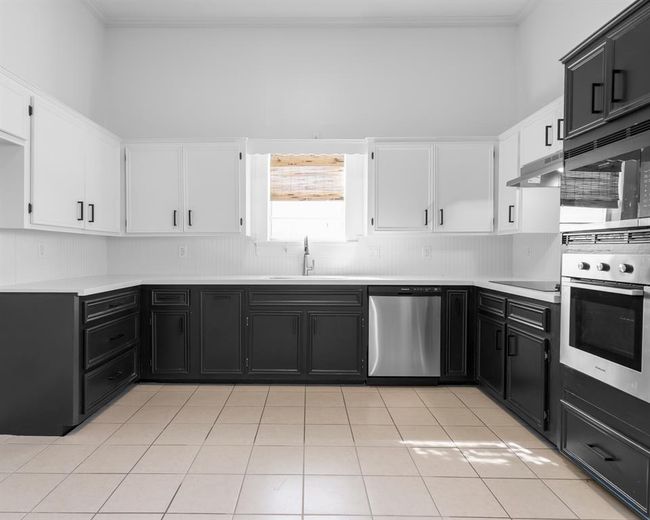 Stainless Steel Appliances | Image 14