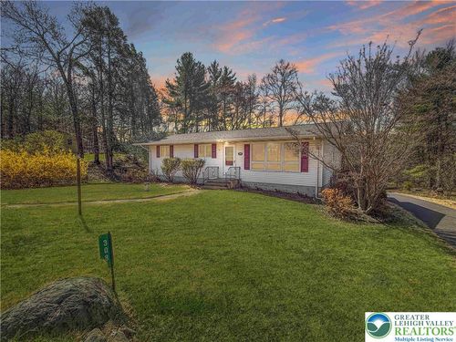 308 Hemlock Lane, Stroudsburg, PA, 18360 | Card Image