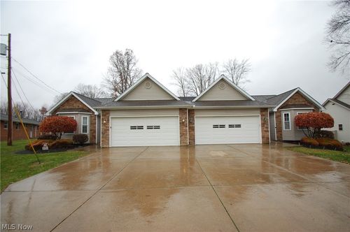 784 Elmwood Dr, Hubbard, OH, 44425-1292 | Card Image