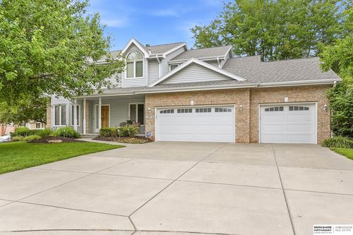 14016 Browne Cir, Omaha, NE, 68164-6086 | Card Image