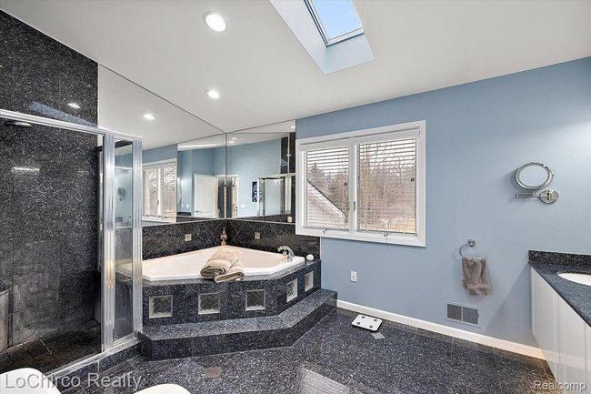924 Knob Creek Dr, House other with 4 bedrooms, 4 bathrooms and null parking in Oakland Twp MI | Image 22