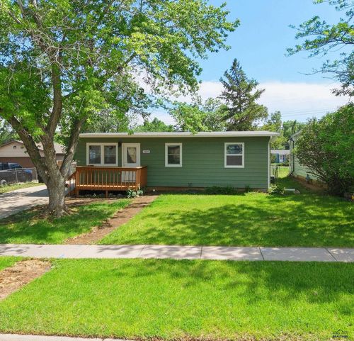 1005 E Saint Francis St, Rapid City, SD, 57701-5745 | Card Image