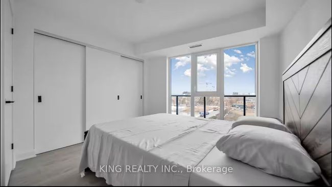425 - 36 Zorra St, Condo with 3 bedrooms, 2 bathrooms and null parking in Etobicoke ON | Image 11