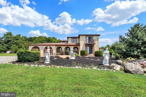 5297 Lincoln Hwy W, THOMASVILLE, PA, 17364-9532 | Card Image