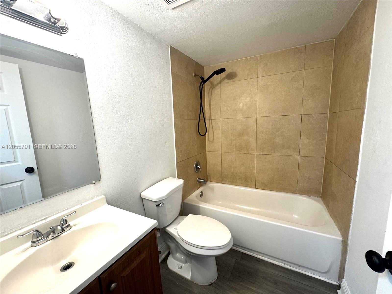Residential Lease in North Miami 5