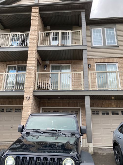 4-9 Hay Lane, Barrie, ON, L9J0V6 | Card Image