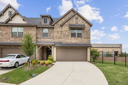 6815 Joelene Rae Dr, Arlington, TX, 76001-4502 | Card Image