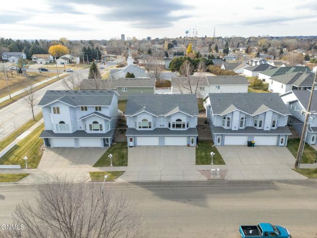 1720 N 26 Th St, Condo with 3 bedrooms, 2 bathrooms and null parking in Bismarck ND | Image 5