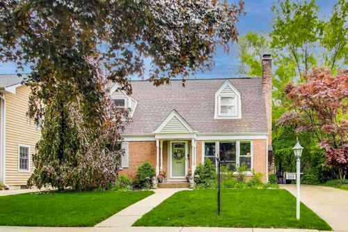 300 Hollywood Ct, Wilmette, IL, 60091-3123 | Card Image