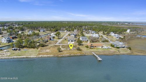 608 Bronna St, Beaufort, NC, 28516-7872 | Card Image