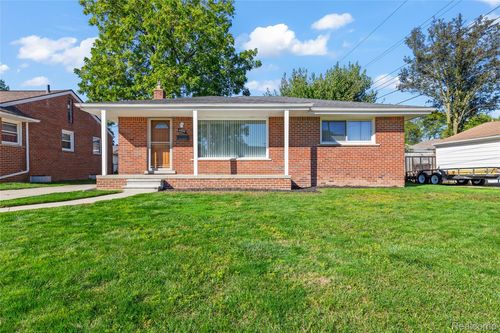 6727 Hawthorne St, Garden City, MI, 48135-2097 | Card Image