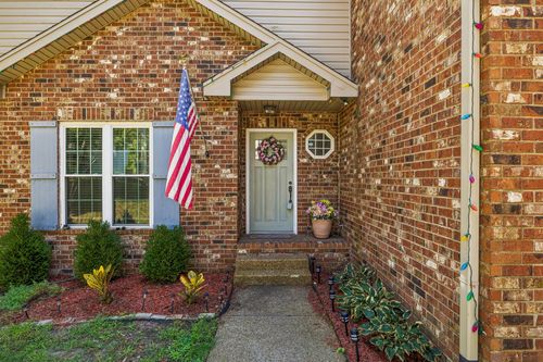 141 Scenic Harpeth Dr, Kingston Springs, TN, 37082-9505 | Card Image