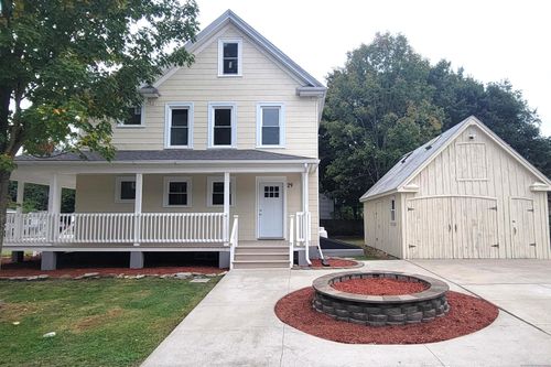 29 Pleasant St, Plainfield, CT, 06374-1031 | Card Image