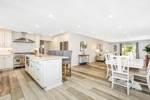 3258 Kenyon Rd, Upper Arlington, OH, 43221-1810 | Card Image
