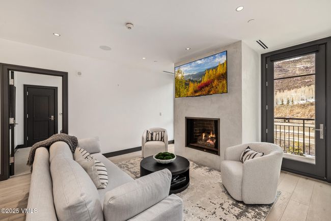 C - 141 E Meadow Dr, Condo with 2 bedrooms, 3 bathrooms and 1 parking in Vail CO | Image 7
