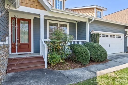 37 Creekside View Dr, Asheville, NC, 28804-8812 | Card Image