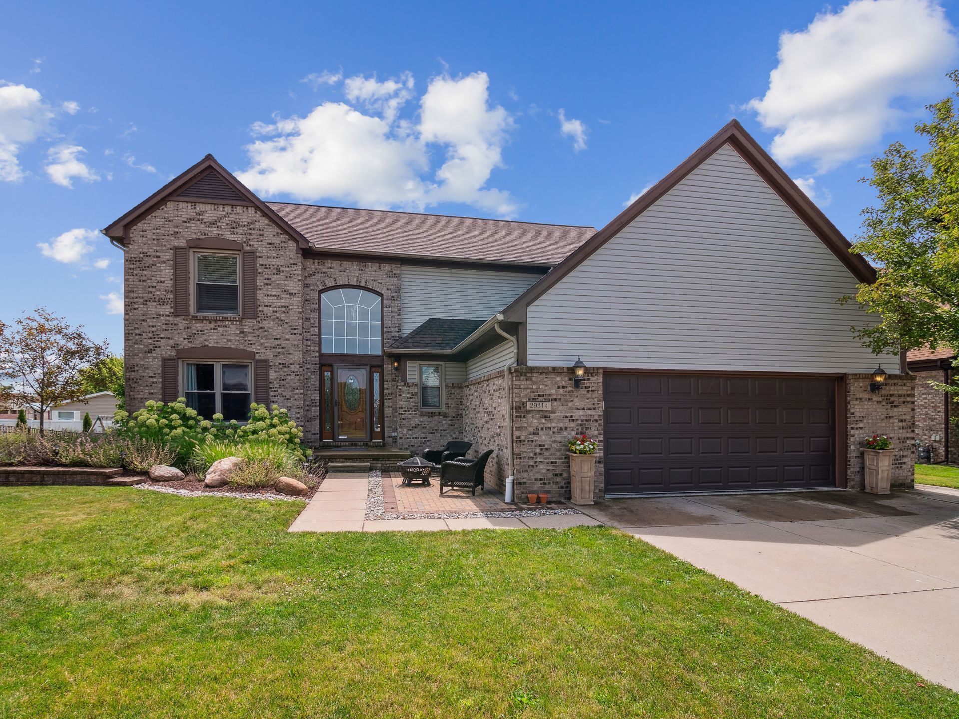Shirah Ln, Chesterfield, MI 48051