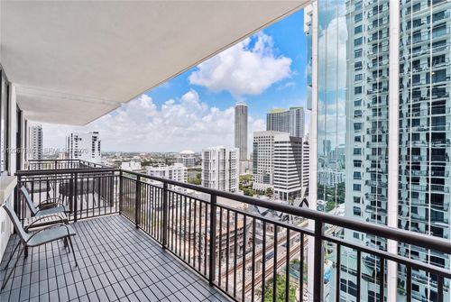 2115-999 Sw 1st Ave, Miami, FL, 33130-3420 | Card Image