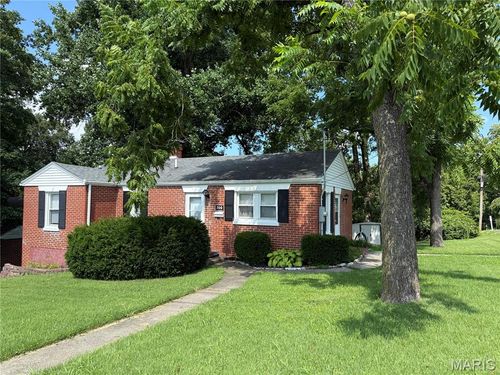 200 Tomlinson St, East Alton, IL, 62024-1266 | Card Image