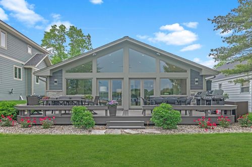 N28W27558 Peninsula Drive, Pewaukee, WI, 53072 | Card Image