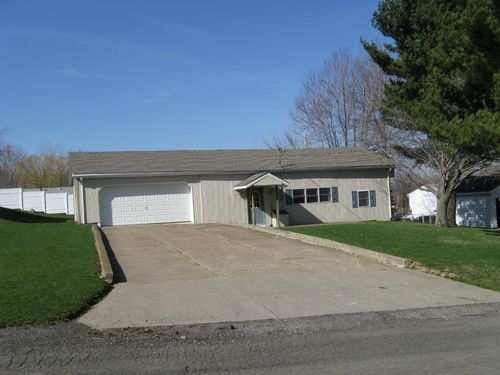 4132 Stanton St, Erie, PA, 16510-3450 | Card Image