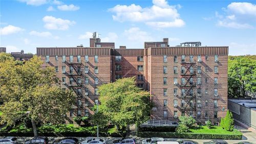 4d-2140 Knapp St, Brooklyn, NY, 11229-5611 | Card Image