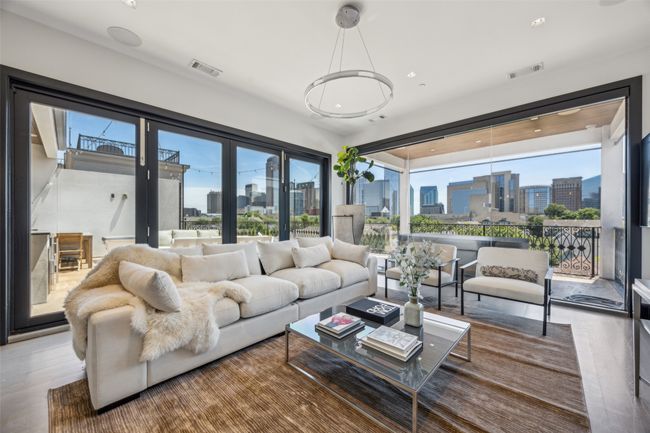 2210 Boll St, House other with 3 bedrooms, 5 bathrooms and null parking in Dallas TX | Image 24