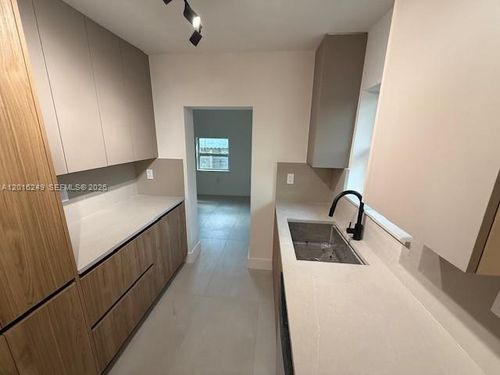 328 Ne 57th St, Miami, FL, 33137-2543 | Card Image