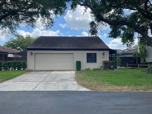 3752 Glen Oaks Manor Dr, Sarasota, FL, 34232-1025 | Card Image